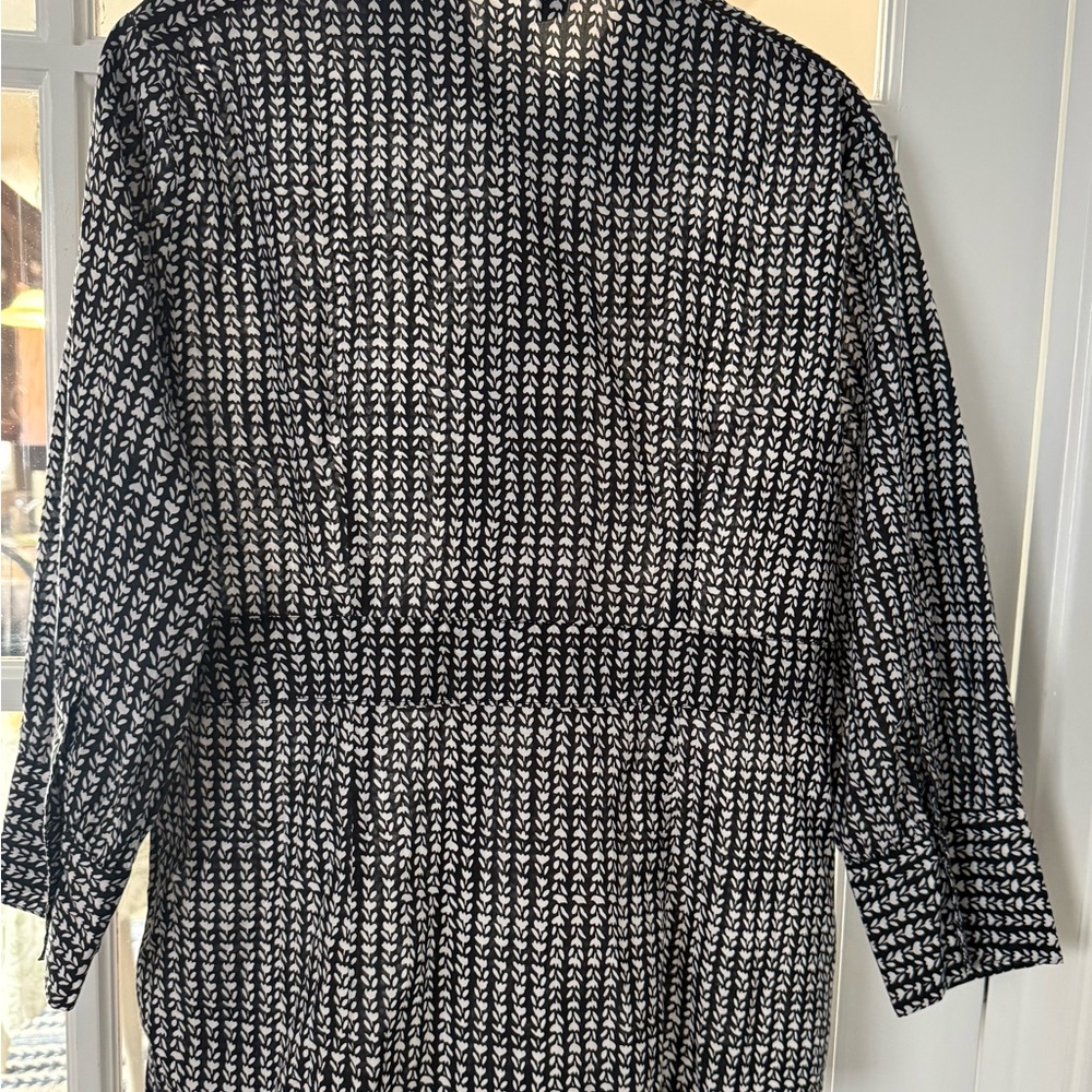 Banana Republic Monochrome Leaf Print Top - Picture 2 of 6